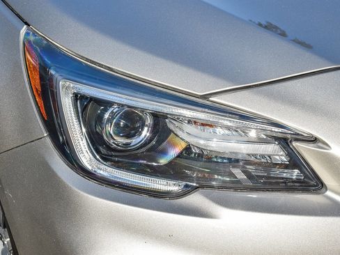 Used 2018 Subaru Outback 2.5i Limited image 8