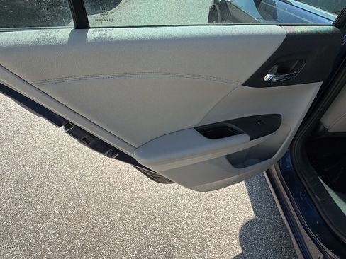Used 2016 Honda Accord EX-L image 22