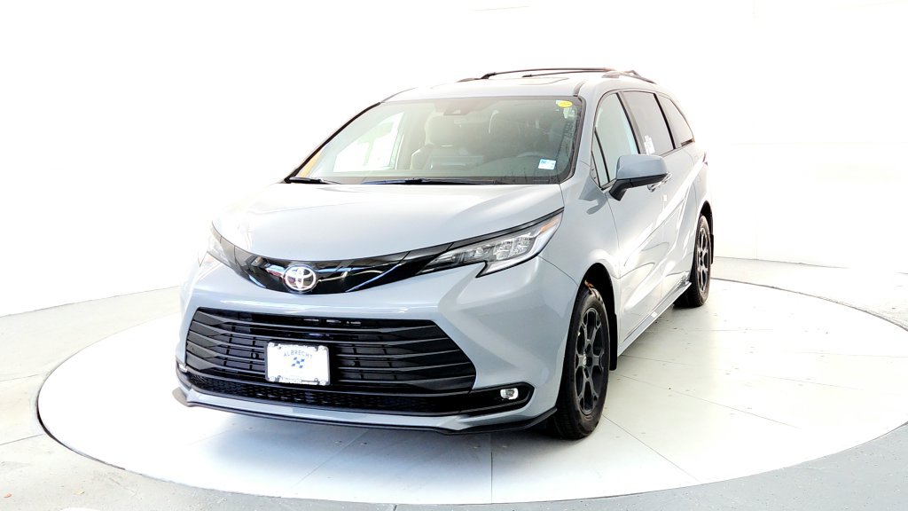 New 2026 Toyota Sienna XLE Woodland Edition AWD/4WD image 2