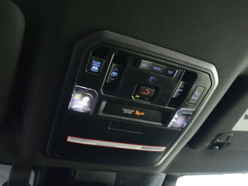 Used 2023 Toyota Tundra Platinum AWD/4WD image 26