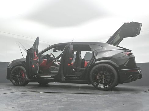 Used 2021 Lamborghini Urus image 58