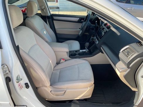 Used 2017 Subaru Outback 2.5i Premium AWD/4WD image 24