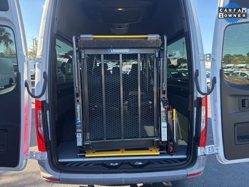Used 2022 Mercedes-Benz Sprinter 1500 image 15