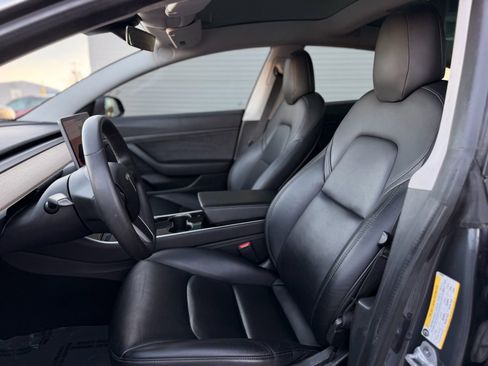 Used 2020 Tesla Model 3 Standard Range image 13