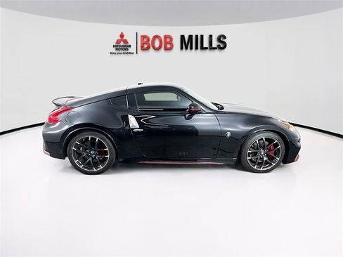 Used 2015 Nissan 370Z NISMO image 8