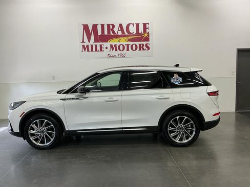 Used 2023 Lincoln Corsair AWD w/ Equipment Group 101A image 2