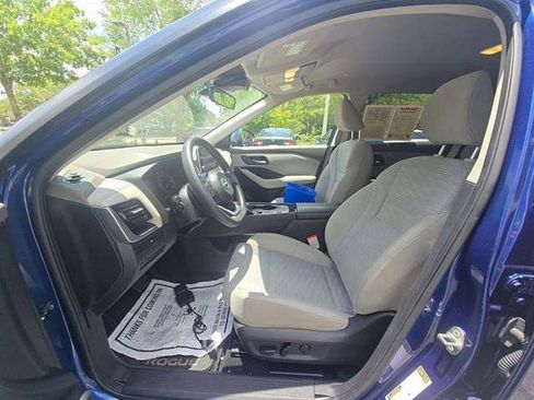 Used 2022 Nissan Rogue SV FWD image 7