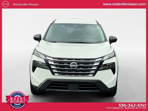 Used 2025 Nissan Rogue S AWD/4WD image 9