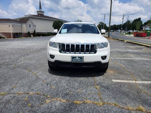 Used 2012 Jeep Grand Cherokee Laredo w/ Laredo E Group AWD/4WD image 2