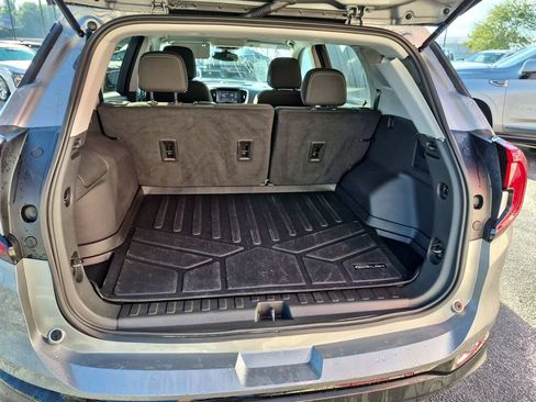 Used 2024 GMC Terrain SLE w/ Driver Convenience Package FWD image 24