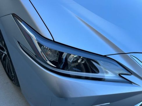 Used 2025 Lexus ES 350 w/ Premium Package FWD image 16