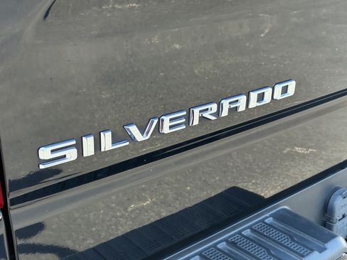 Used 2022 Chevrolet Silverado 1500 Custom RWD image 11