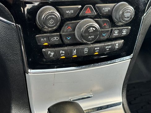 Used 2019 Jeep Grand Cherokee Trailhawk AWD/4WD image 20
