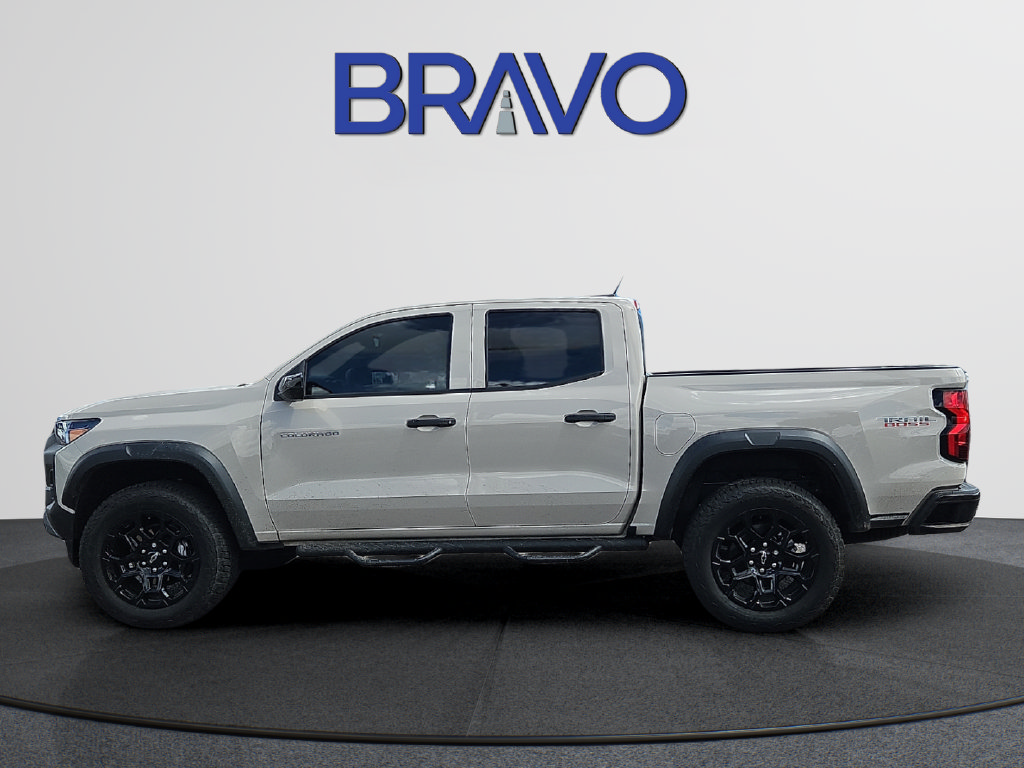 Used 2026 Chevrolet Colorado Trail Boss AWD/4WD image 2