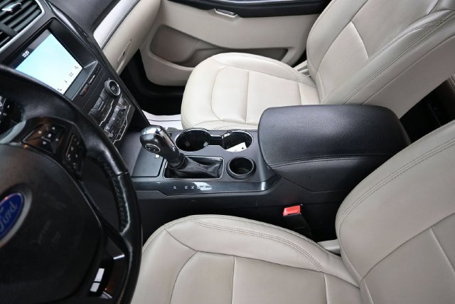 Used 2019 Ford Explorer XLT w/ Equipment Group 202A FWD image 27