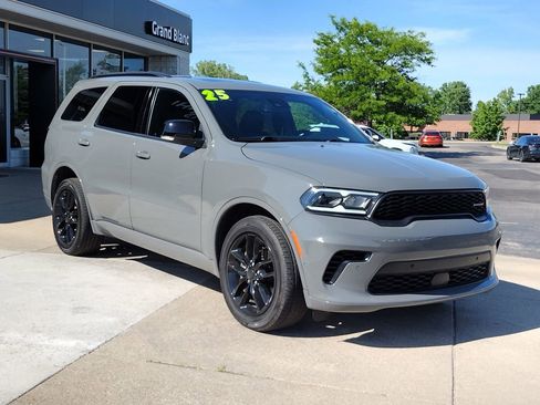 Used 2025 Dodge Durango GT AWD/4WD image 3
