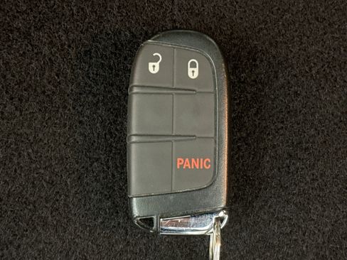 Used 2023 Jeep Compass Latitude AWD/4WD image 21