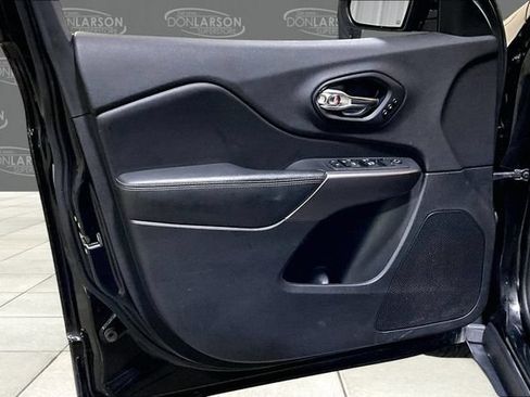 Used 2019 Jeep Cherokee Limited AWD/4WD image 11