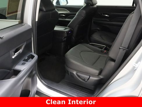 Used 2025 Toyota Grand Highlander FWD image 28