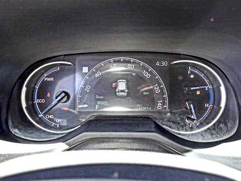Used 2023 Toyota RAV4 LE AWD/4WD image 18