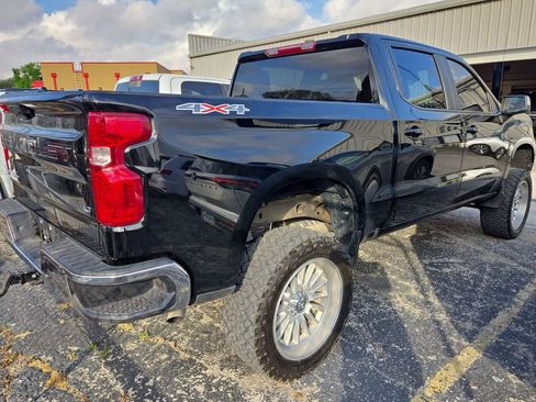 Used 2024 Chevrolet Silverado 1500 LT image 2
