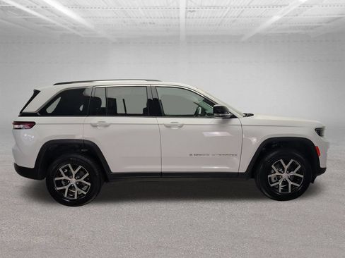 Used 2023 Jeep Grand Cherokee Limited AWD/4WD image 8