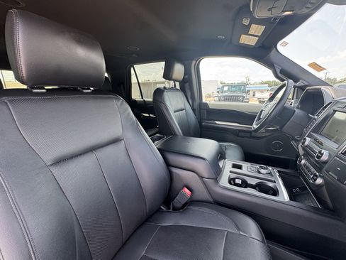 Used 2018 Ford Expedition XLT w/ Equipment Group 202A RWD image 37