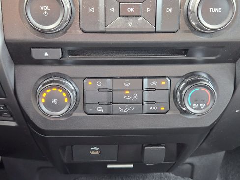 Used 2018 Ford F150 XLT w/ Heavy-Duty Payload Package AWD/4WD image 14