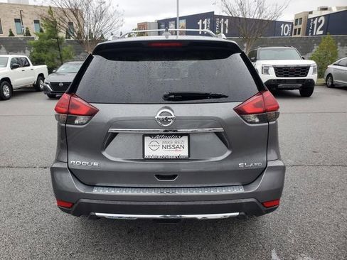 Used 2017 Nissan Rogue SL w/ SL Premium Package image 4