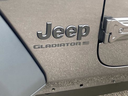 New 2026 Jeep Gladiator Sport image 7