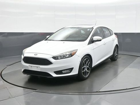 Used 2017 Ford Focus SEL image 3