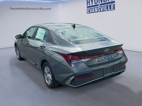 New 2026 Hyundai Elantra SE FWD image 7