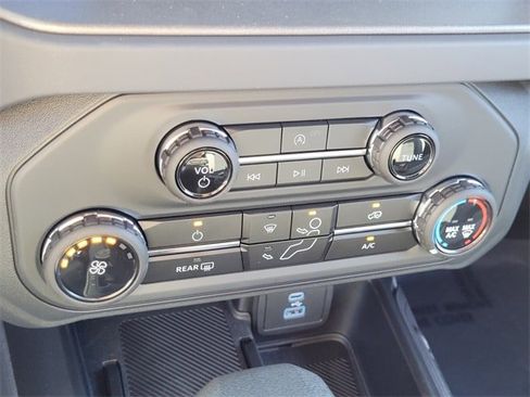 New 2025 Ford Bronco Base image 43