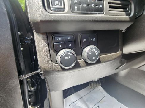 Used 2021 Chevrolet Tahoe Z71 image 23