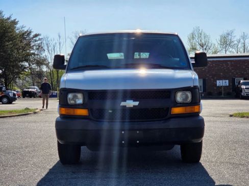 Used 2012 Chevrolet Express 1500 RWD image 3