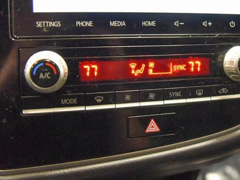 Used 2021 Mitsubishi Outlander SEL image 19