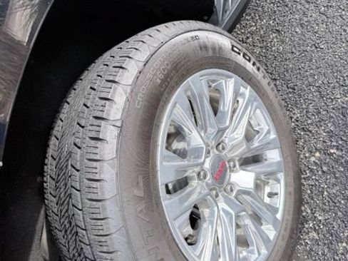 Used 2025 GMC Yukon Denali RWD image 7