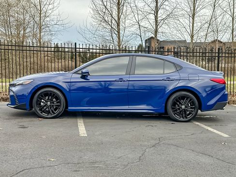 Used 2025 Toyota Camry SE w/ Multimedia Upgrade Package image 6