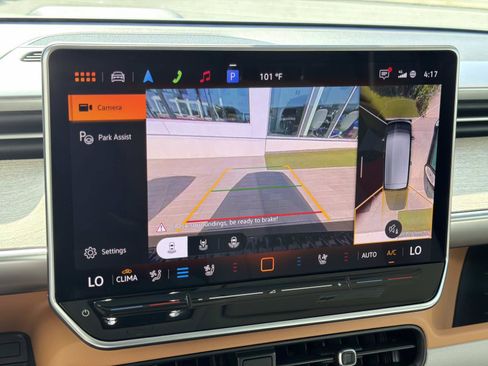 Certified 2025 Volkswagen ID. Buzz Pro S Plus AWD/4WD image 27