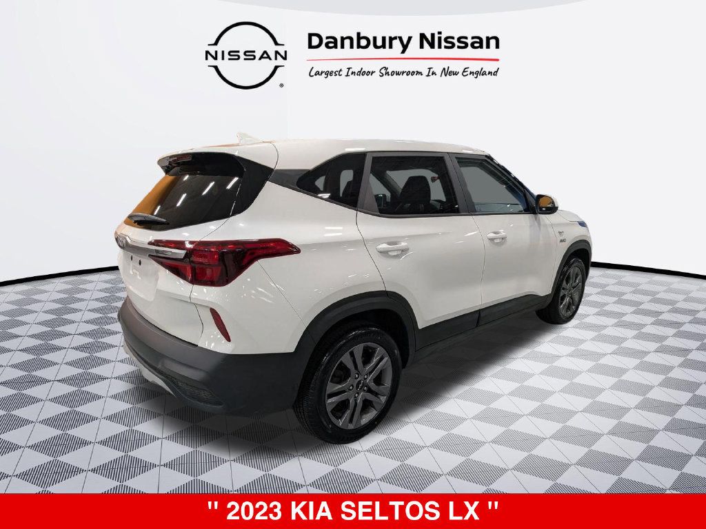 Used 2023 Kia Seltos LX AWD/4WD image 3
