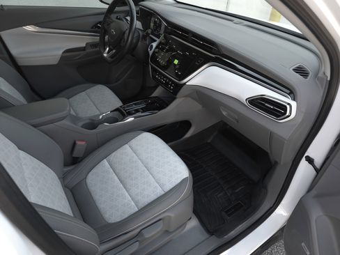 Used 2023 Chevrolet Bolt EUV Premier w/ Sun & Sound Package image 41