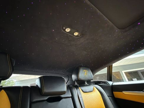 Used 2019 Lamborghini Urus AWD/4WD image 40