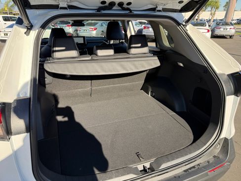 Used 2023 Toyota RAV4 XLE Premium image 21