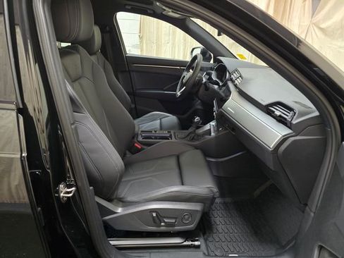 Certified 2025 Audi Q3 2.0T Premium w/ Convenience Package image 36