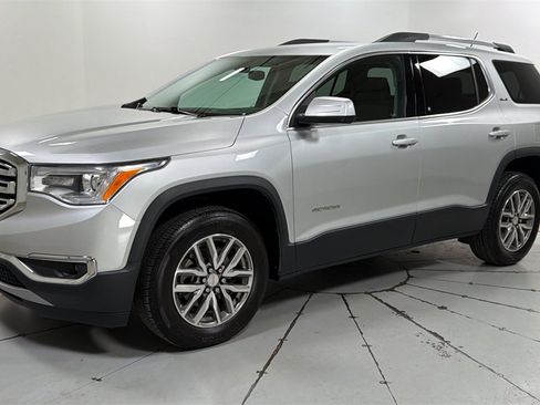 Used 2018 GMC Acadia SLE image 1