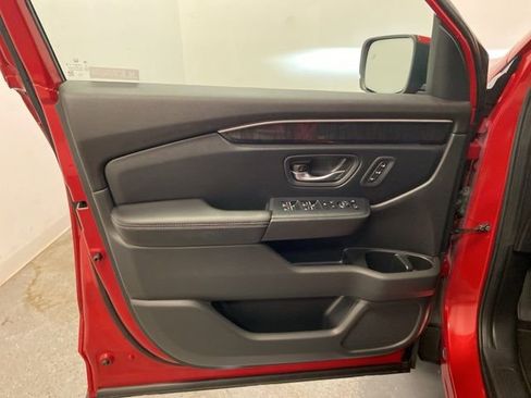 Certified 2023 Honda Pilot Elite image 21