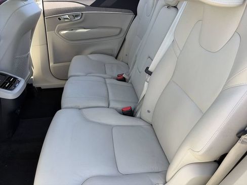 Used 2023 Volvo XC90 B5 Plus AWD/4WD image 18
