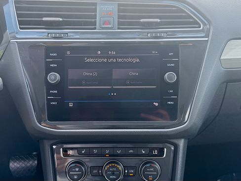 Used 2021 Volkswagen Tiguan SE w/ Panoramic Sunroof Package FWD image 12