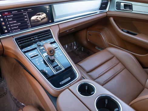 Used 2022 Porsche Panamera GTS image 44