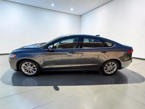 Used 2019 Ford Fusion SE FWD image 6